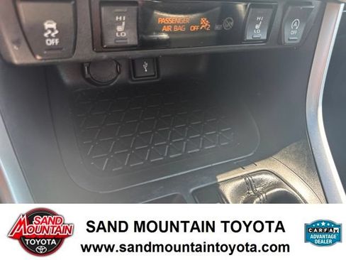 Used 2020 Toyota RAV4 XLE Premium FWD image 22