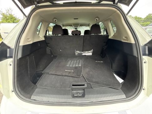 Used 2024 Nissan Rogue S FWD image 22