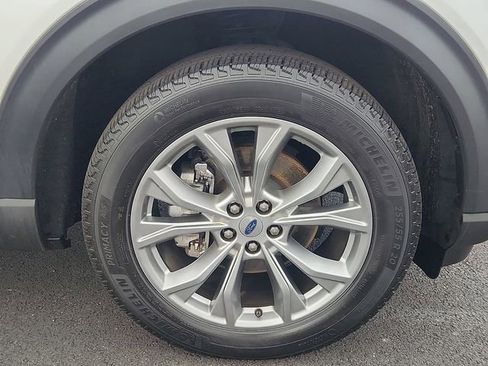 Certified 2022 Ford Explorer XLT w/ Equipment Group 202A image 9