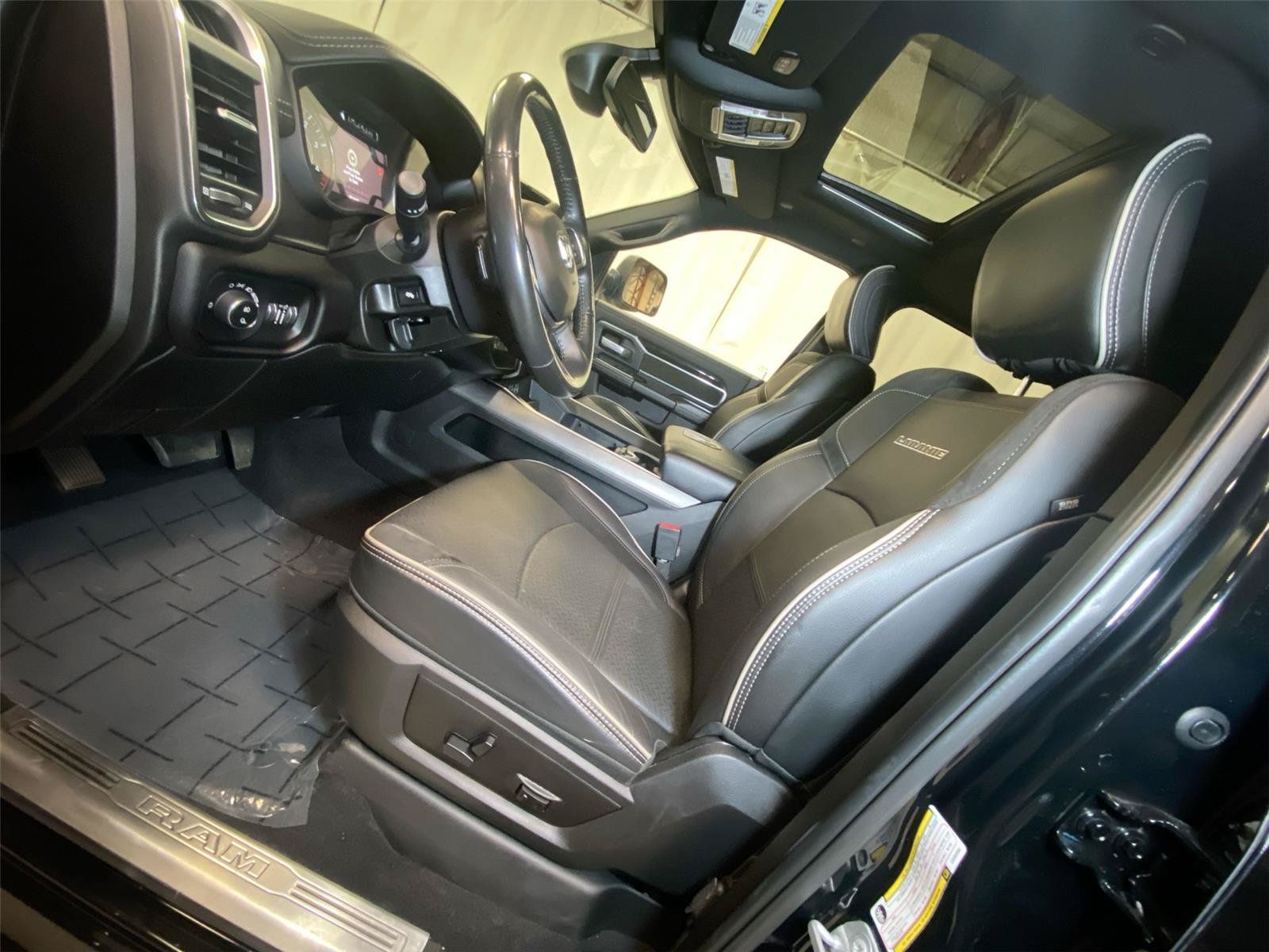 Used 2020 RAM 2500 Laramie w/ Night Edition AWD/4WD image 13