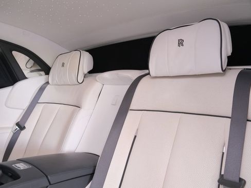 Used 2022 Rolls-Royce Phantom Sedan w/ The Phantom Package RWD image 14