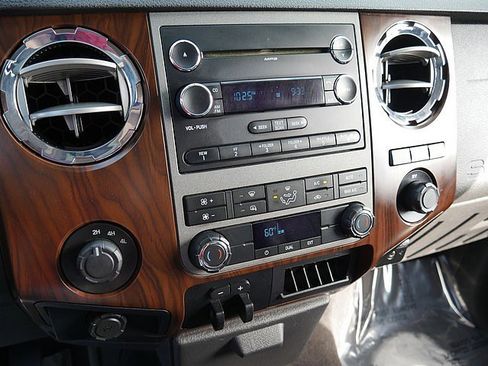 Used 2011 Ford F250 Lariat w/ Chrome Pkg image 33