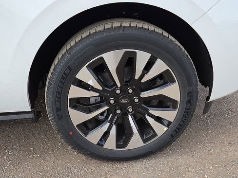 New 2026 Ford Expedition Platinum w/ Driver's Package AWD/4WD image 7