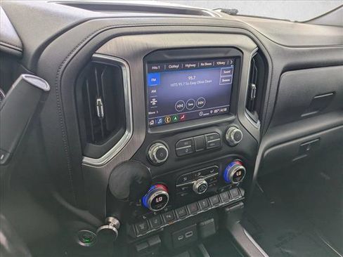 Used 2022 GMC Sierra 2500 Denali w/ Denali Ultimate Package AWD/4WD image 11
