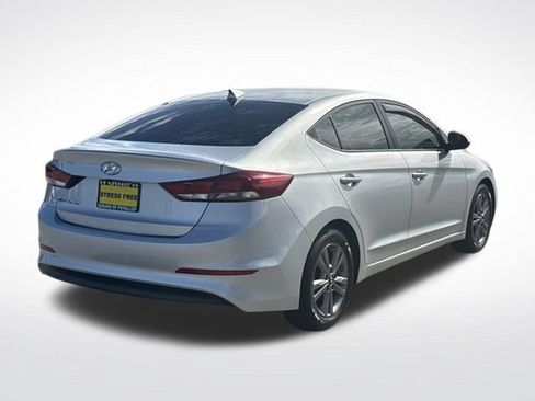 Used 2017 Hyundai Elantra SE FWD image 8