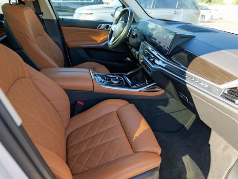 Used 2024 BMW X7 xDrive40i w/ Premium Package AWD/4WD image 41