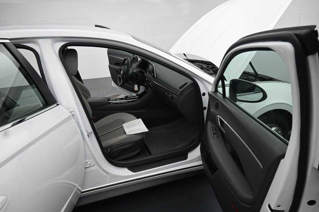 Used 2022 Hyundai Sonata SE w/ Cargo Package FWD image 11