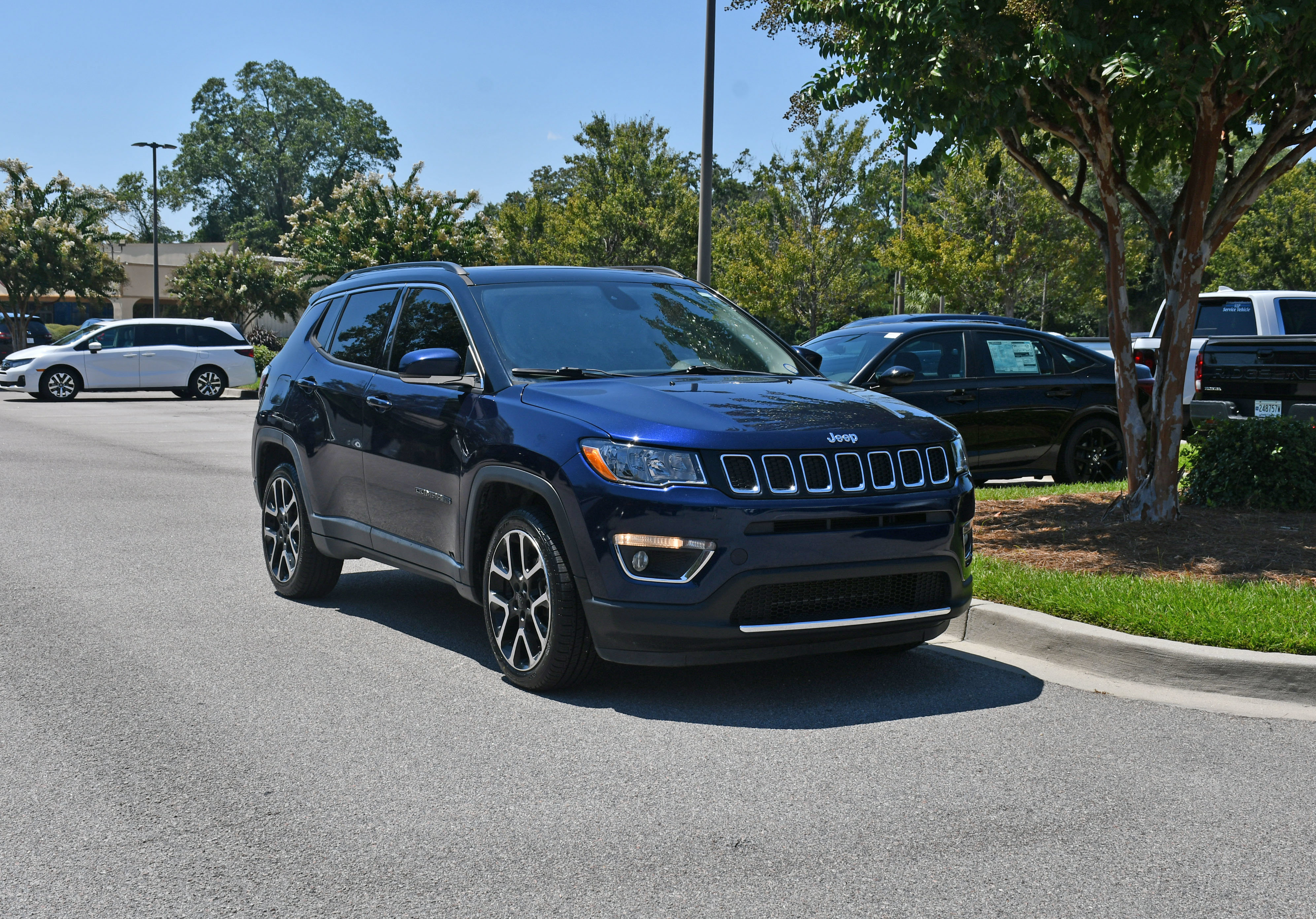 Used 2018 Jeep Compass Limited w/ Navigation Group FWD image 6