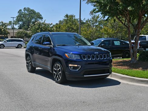 Used 2018 Jeep Compass Limited w/ Navigation Group FWD image 6