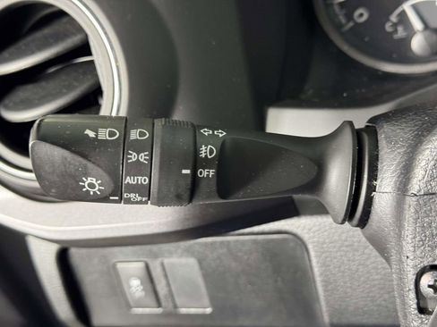 Used 2022 Toyota Tacoma TRD Off-Road AWD/4WD image 21