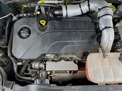 Used 2022 Buick Encore Preferred w/ Safety Package image 38