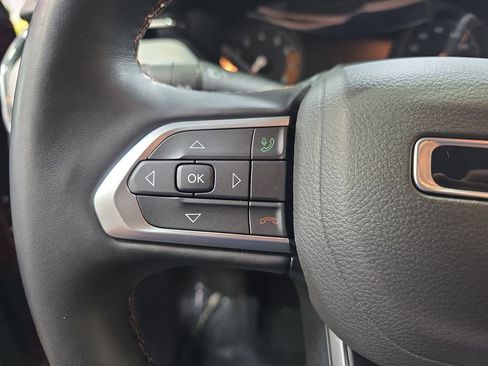 Used 2022 Jeep Compass Limited image 16