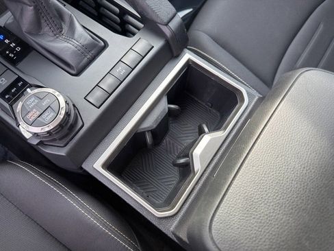 Used 2024 Toyota Tacoma TRD Off-Road image 28