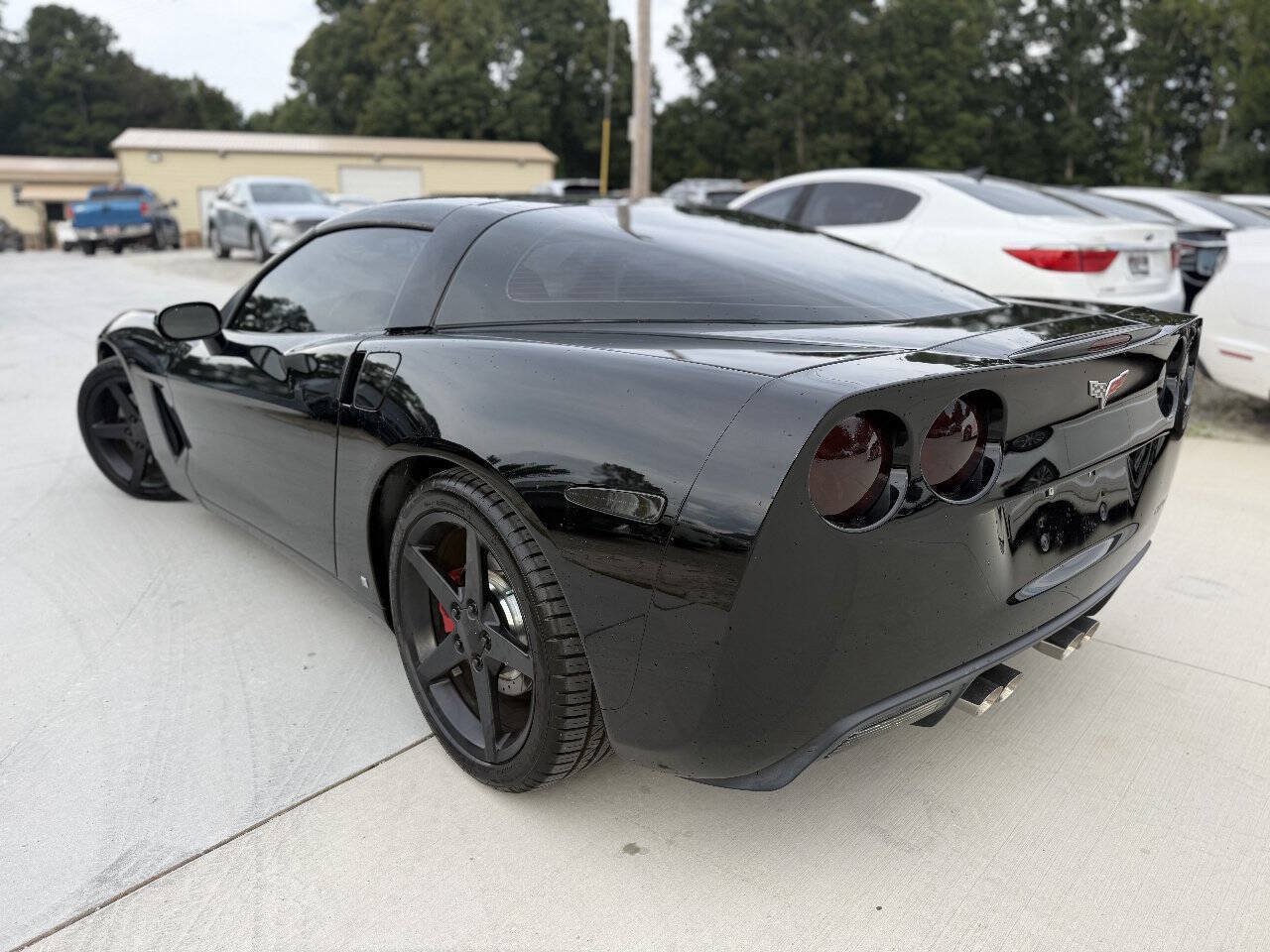 Used 2006 Chevrolet Corvette Coupe w/ Preferred Equipment Group RWD image 4