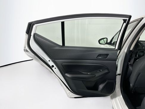 Used 2025 Nissan Altima 2.5 SV image 24