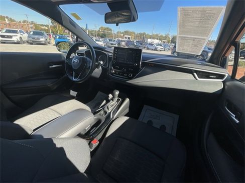 Used 2021 Toyota Corolla SE w/ SE Preferred Package image 25