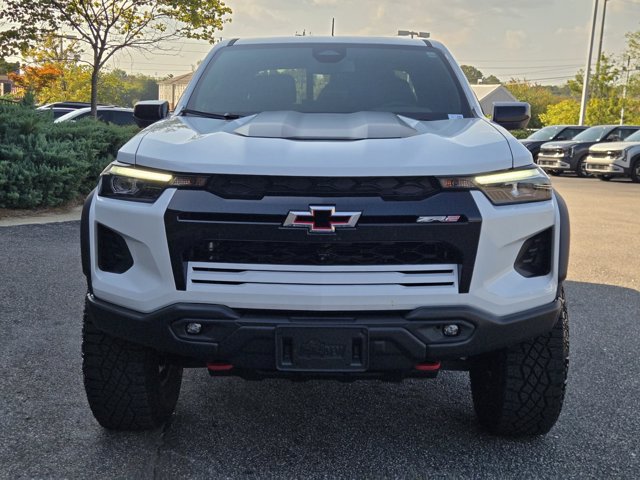 Used 2025 Chevrolet Colorado ZR2 w/ ZR2 Bison Edition AWD/4WD image 2