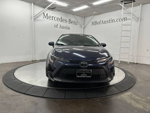 Used 2022 Toyota Corolla LE FWD image 2