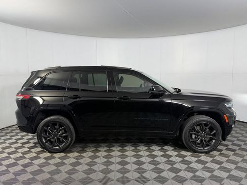 Used 2023 Jeep Grand Cherokee 30th Anniversary AWD/4WD image 5