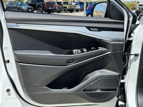 New 2025 Jeep Wagoneer S Launch Edition image 27