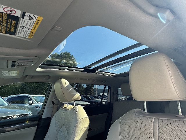 Used 2021 Toyota Highlander Platinum FWD image 24
