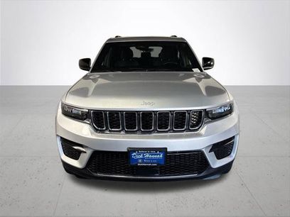 Used 2025 Jeep Grand Cherokee Laredo w/ Luxury Tech Group I