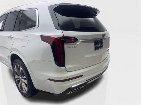 Used 2021 Cadillac XT6 Premium Luxury image 19
