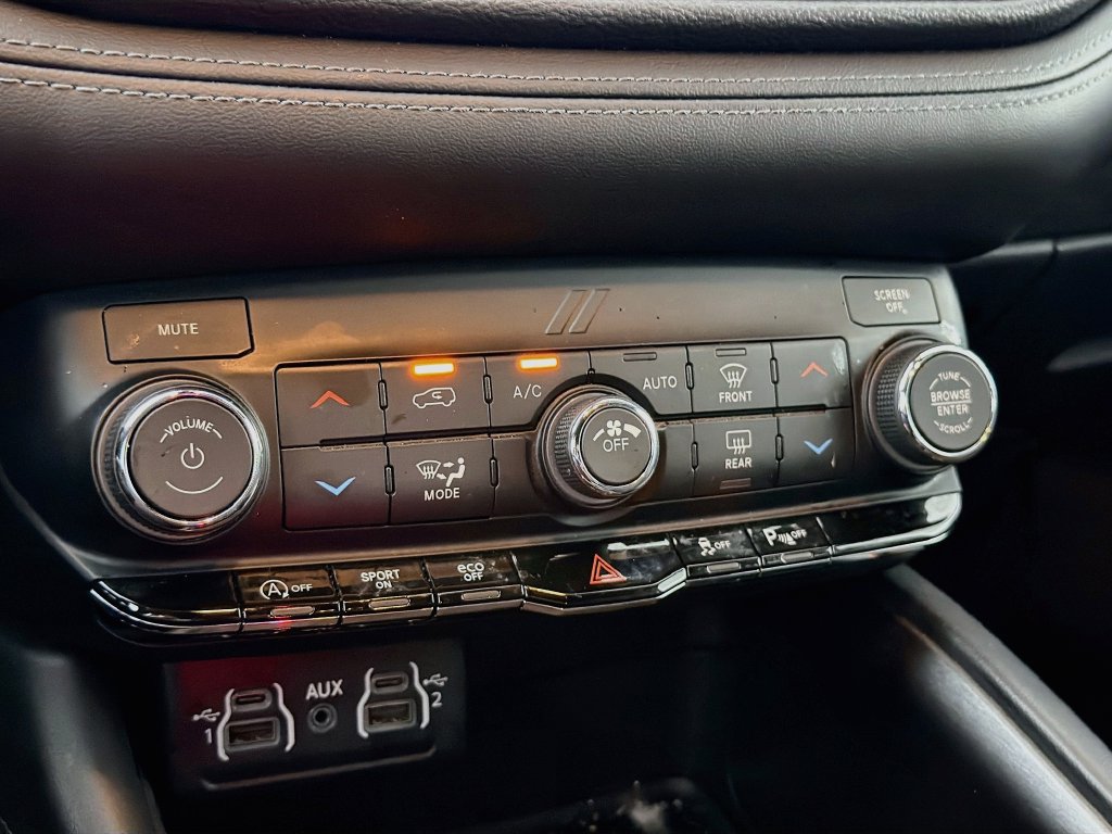 Used 2023 Dodge Durango SXT Launch Edition RWD image 15