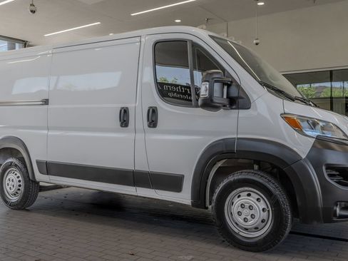 Used 2025 RAM ProMaster 2500 w/ Convenience Group FWD image 12