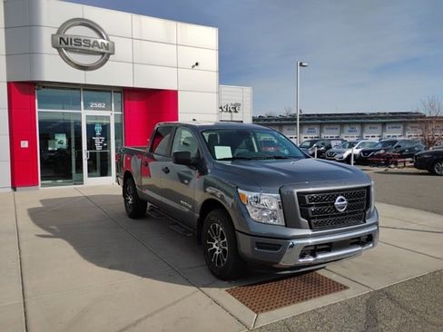 Used 2022 Nissan Titan SV w/ Accessory Utility Package image 3