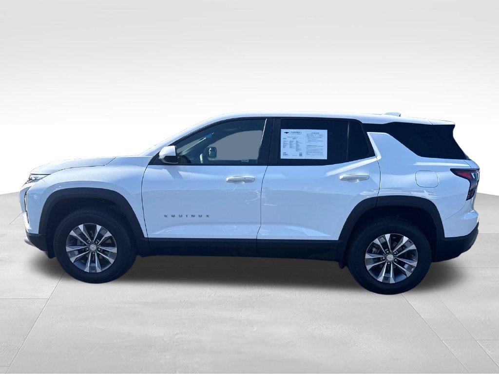 Used 2026 Chevrolet Equinox LT FWD image 2