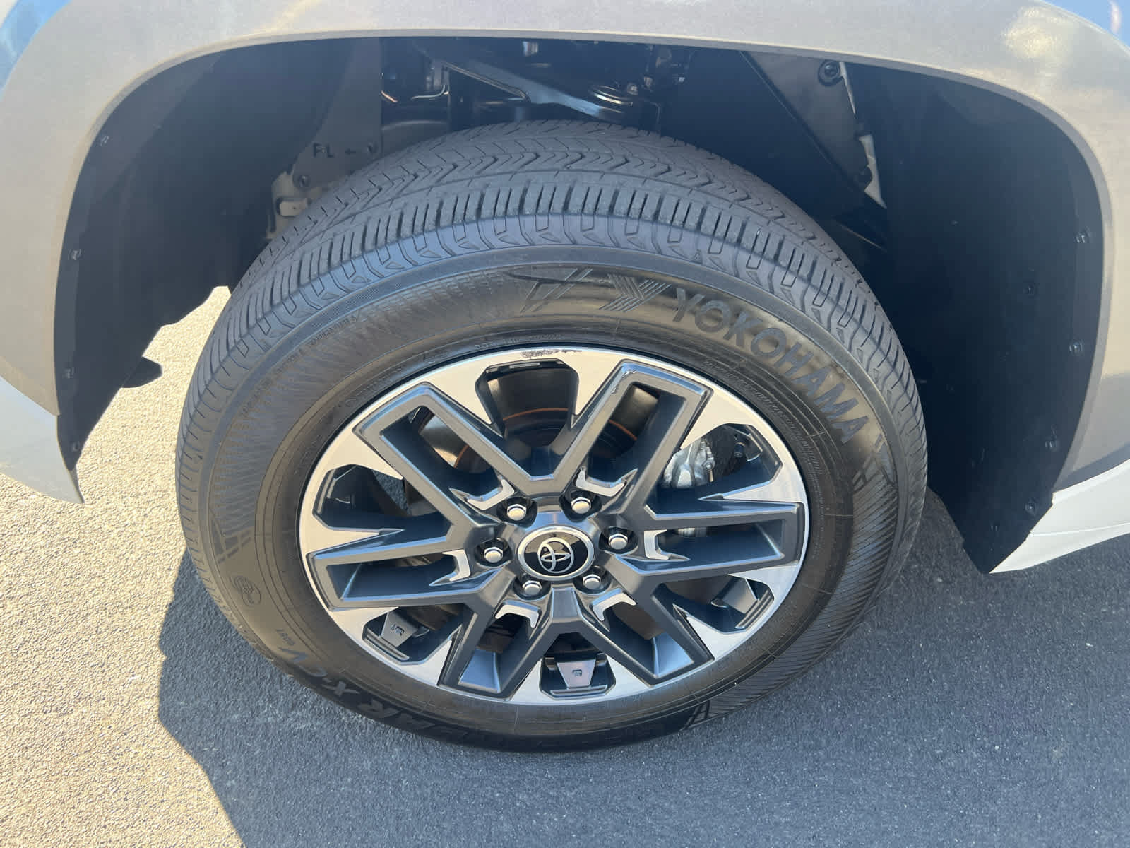 Used 2024 Toyota Tundra Limited AWD/4WD image 6