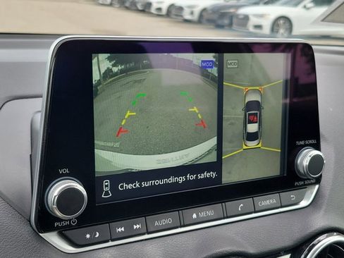 Used 2024 Nissan Sentra SR w/ SR Premium Package image 30