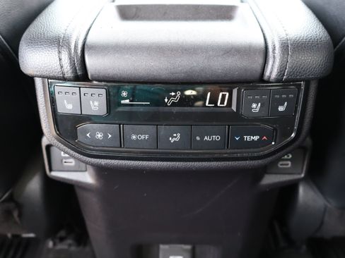 Used 2024 Toyota Grand Highlander AWD image 12