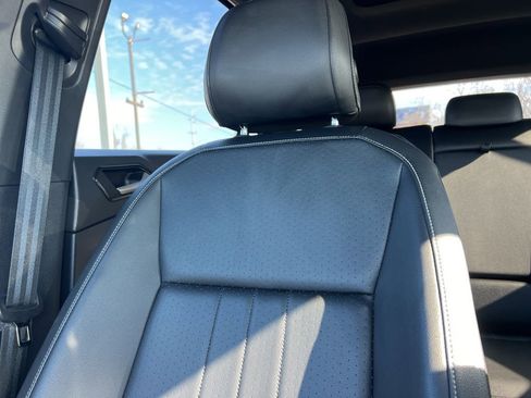 Used 2022 Volkswagen Tiguan SE R-Line image 21