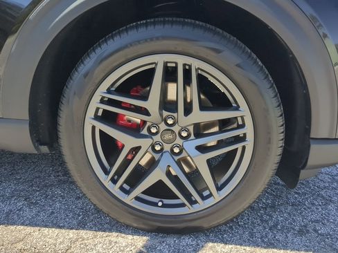 Certified 2025 Ford Explorer ST image 9