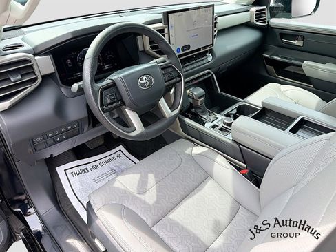 Used 2024 Toyota Tundra Limited AWD/4WD image 9