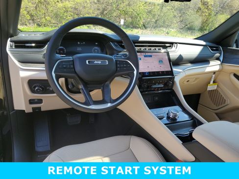 New 2025 Jeep Grand Cherokee Limited w/ Luxury Tech Group II image 9
