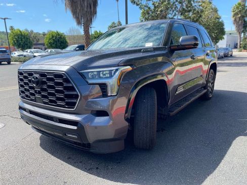 Used 2024 Toyota Sequoia Platinum image 6
