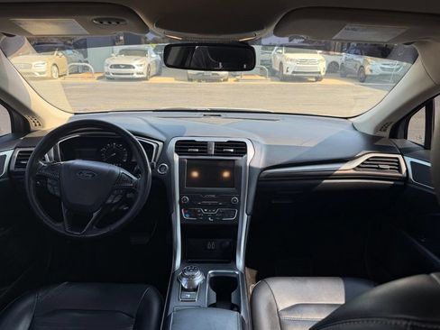 Used 2019 Ford Fusion SEL FWD image 11