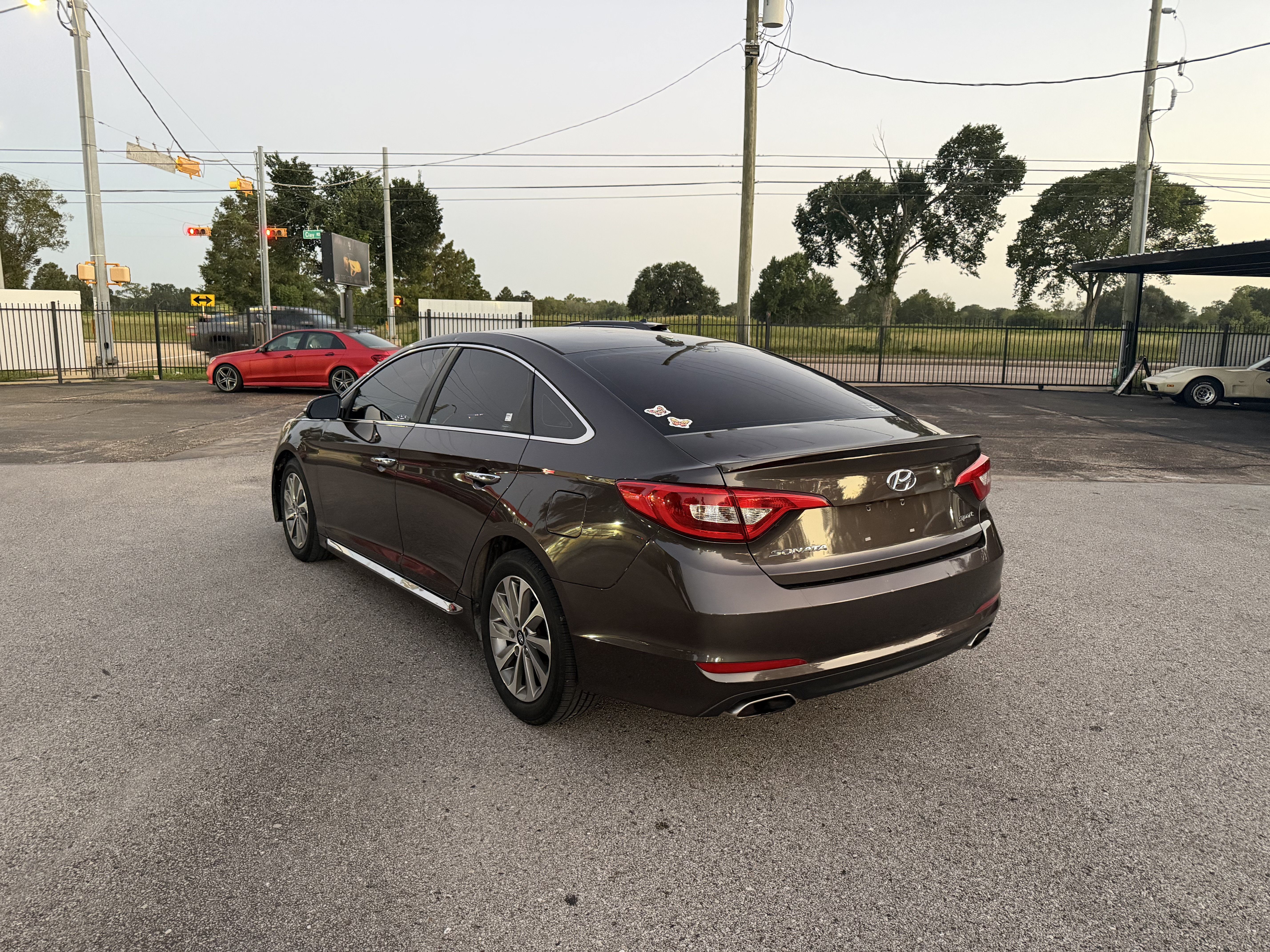 Used 2016 Hyundai Sonata Sport w/ Option Group 03 FWD image 7