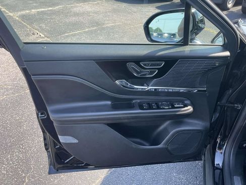Used 2021 Lincoln Corsair AWD w/ Premium Package image 15
