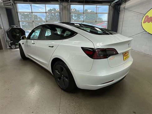 Used 2023 Tesla Model 3 Standard Range RWD image 3