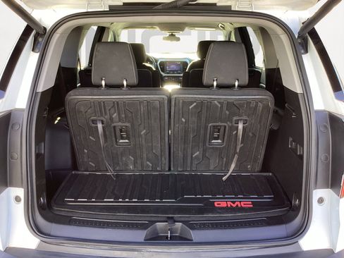 Used 2023 GMC Acadia SLE w/ Driver Convenience Package image 16