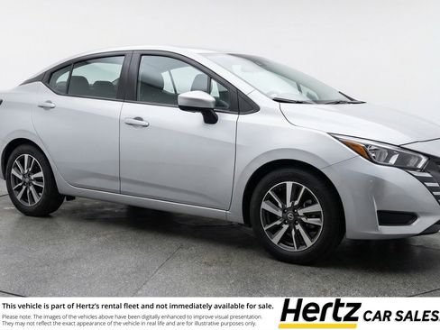 Used 2025 Nissan Versa SV image 1