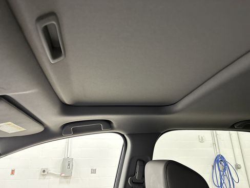 Used 2018 Honda CR-V Touring image 28