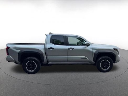 Used 2025 Toyota Tacoma TRD Off-Road AWD/4WD image 16