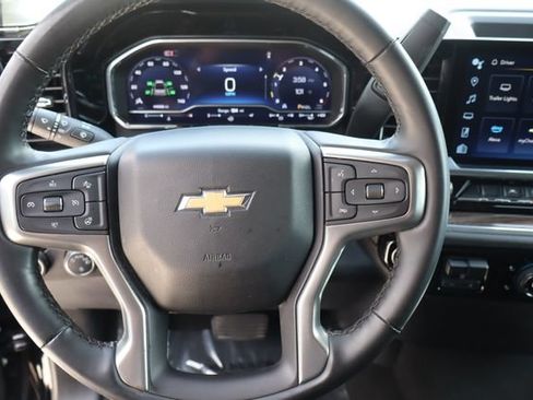 Used 2025 Chevrolet Silverado 1500 LT RWD image 29