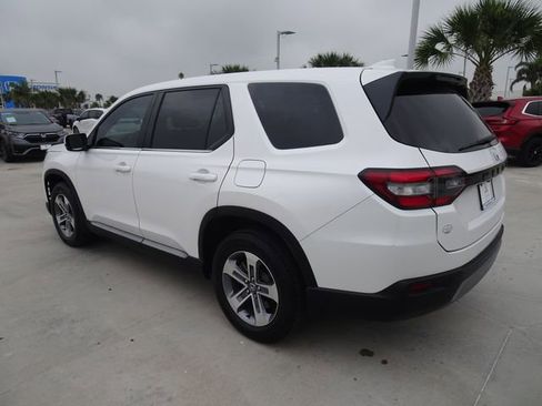 Certified 2025 Honda Pilot EX-L image 6