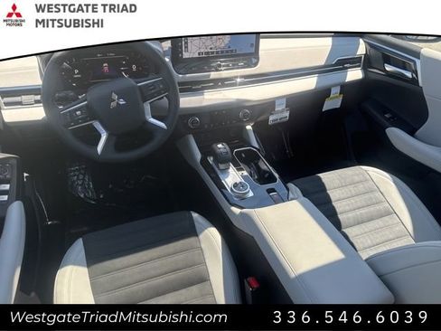 New 2026 Mitsubishi Outlander SE AWD/4WD image 12
